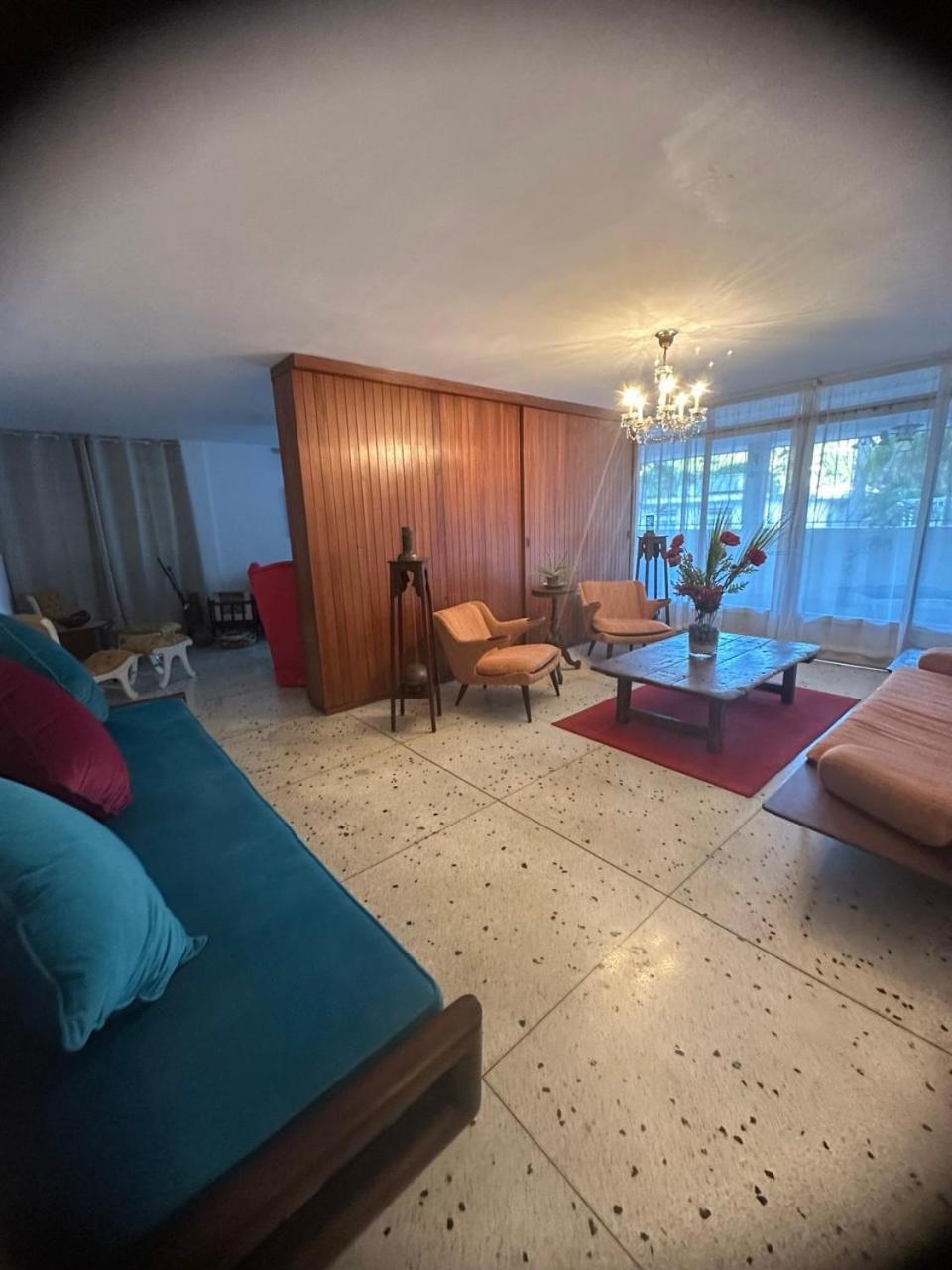 Apartamento Unico En 3 Habitaciones, 3 Banos, Terrazas, Hamaca, Estacionamiento, Smartv, Wifi Y Decoracion Brutal Estilo Art Deco - Moderno *