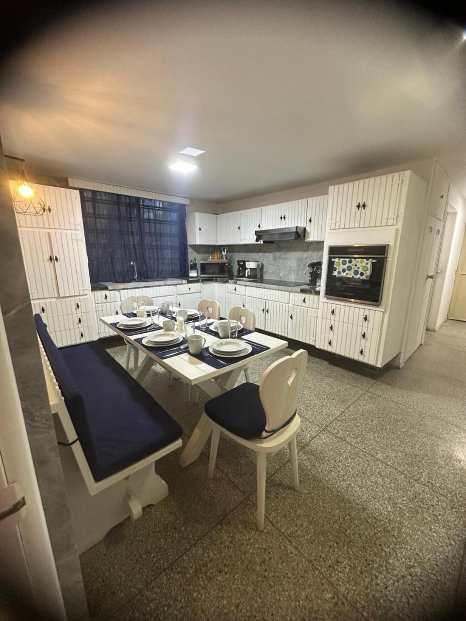 Unico En 3 Habitaciones, 3 Banos, Terrazas, Hamaca, Estacionamiento, Smartv, Wifi Y Decoracion Brutal Estilo Art Deco - Moderno