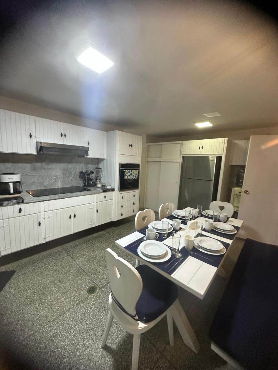 Apartamento Unico En 3 Habitaciones, 3 Banos, Terrazas, Hamaca, Estacionamiento, Smartv, Wifi Y Decoracion Brutal Estilo Art Deco - Moderno *