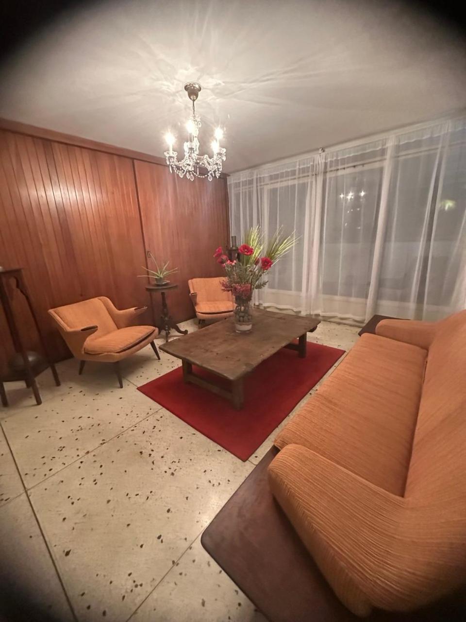 Apartamento Unico En 3 Habitaciones, 3 Banos, Terrazas, Hamaca, Estacionamiento, Smartv, Wifi Y Decoracion Brutal Estilo Art Deco - Moderno Caracas
