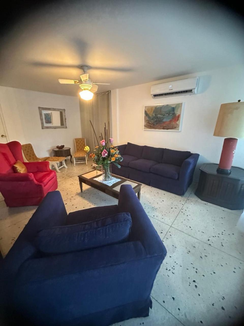 Apartamento Unico En 3 Habitaciones, 3 Banos, Terrazas, Hamaca, Estacionamiento, Smartv, Wifi Y Decoracion Brutal Estilo Art Deco - Moderno