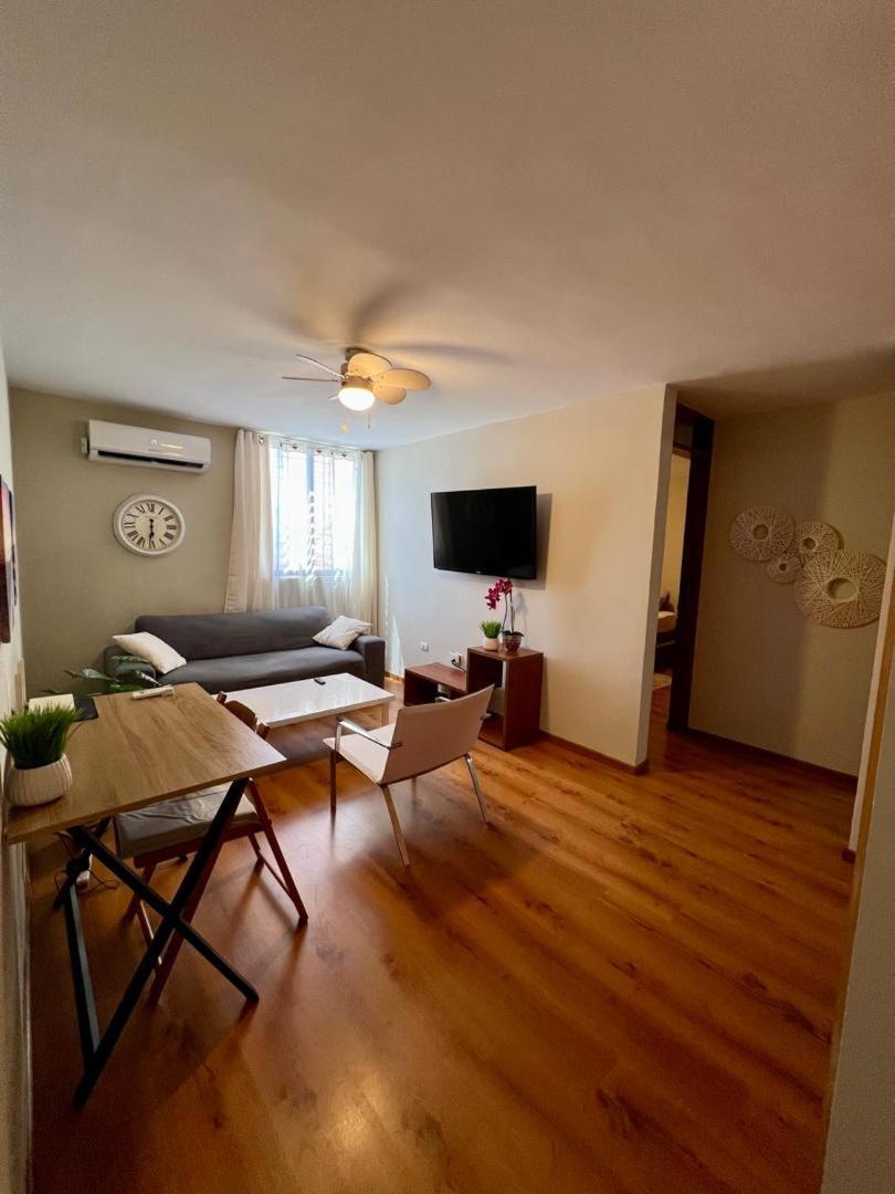 Comfortable For 4 People In La Tahona Apartamento