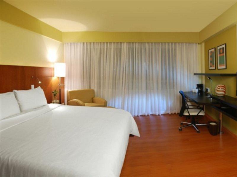 Hotel Pestana Caracas