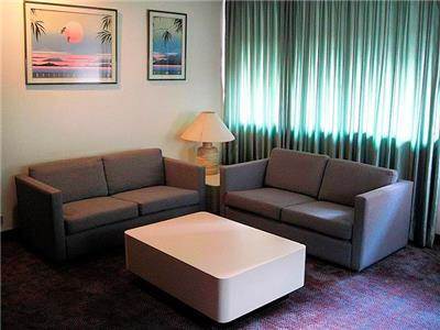 Cuarta Avenida Hotel 4*