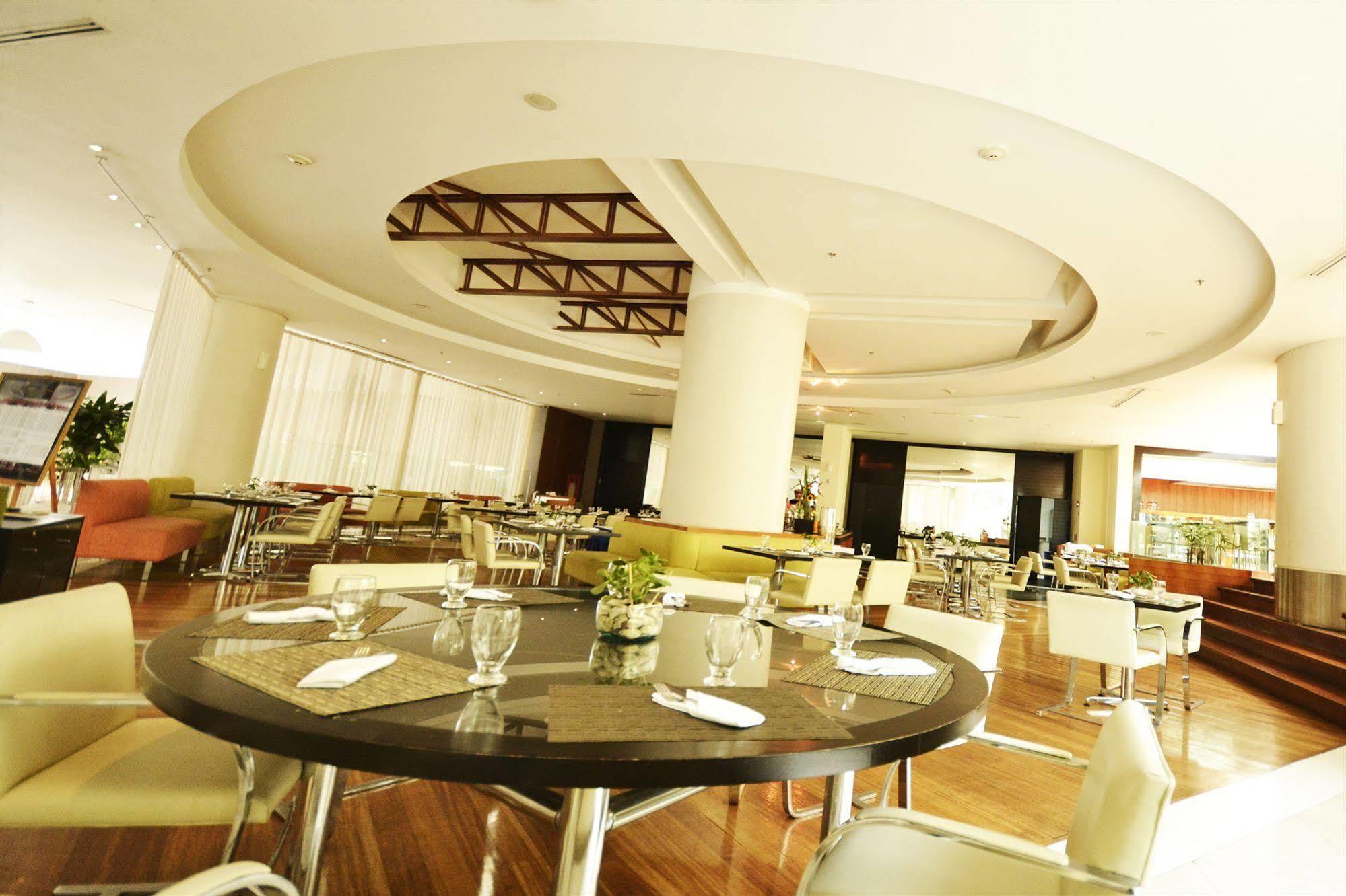 Pestana Premium & Conference 4*