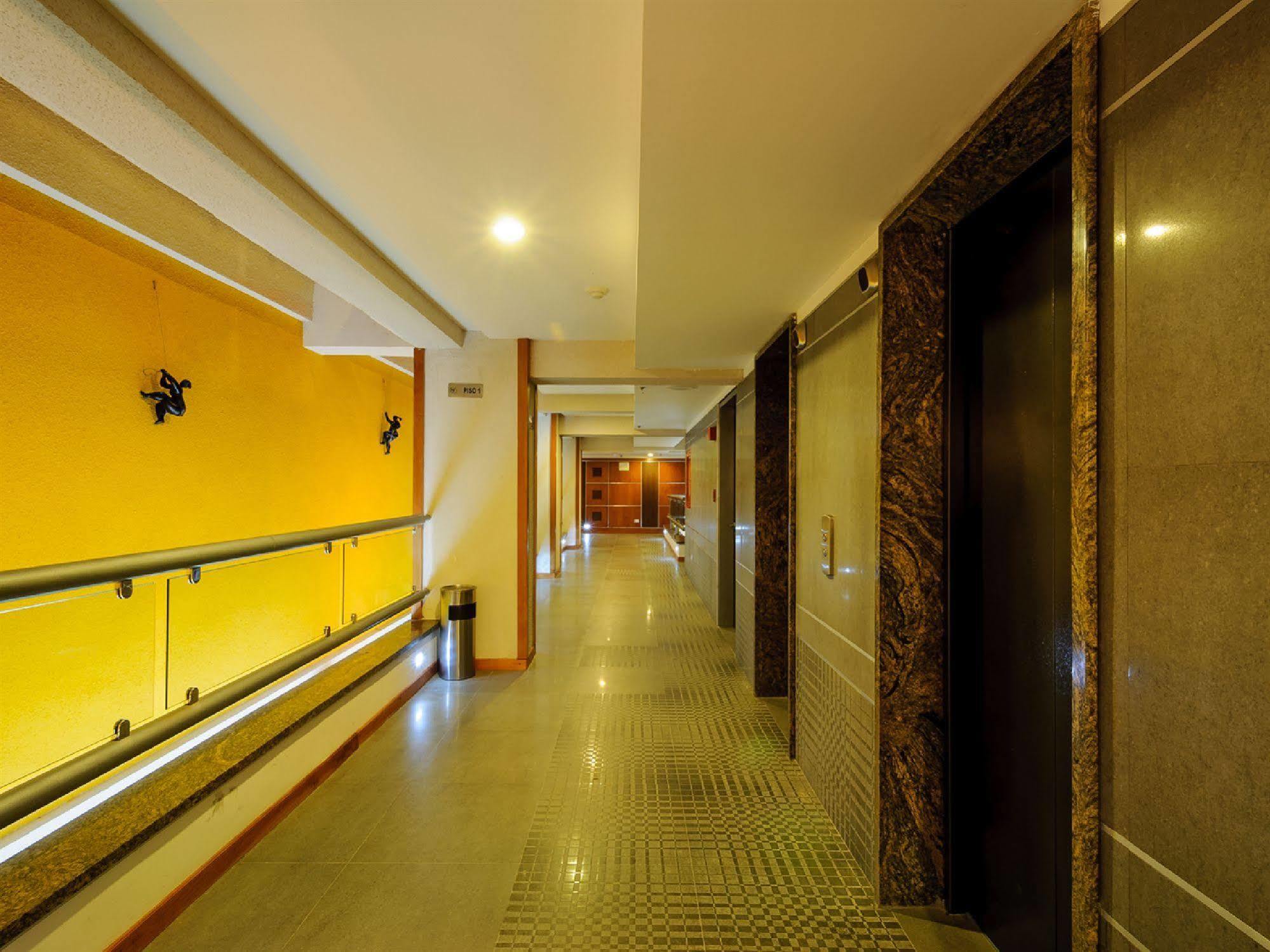Alex Hotel 4*