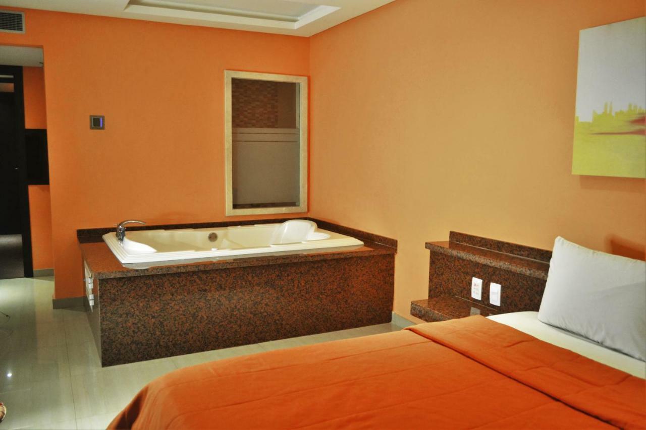 Hotel Dubai Suites 3*