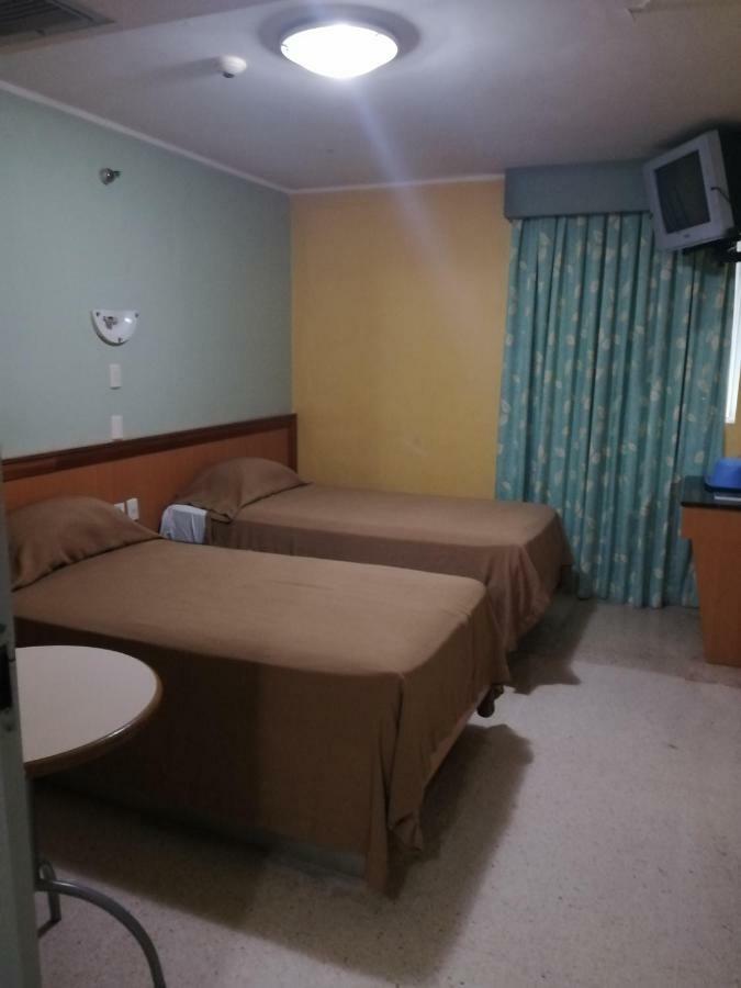 El Limón Hotel