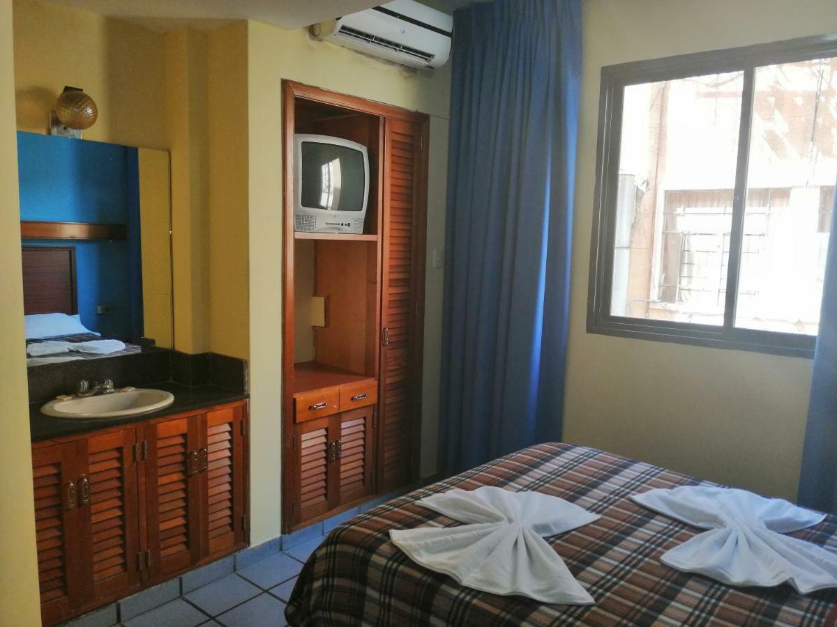 Paseo Hotel 2*