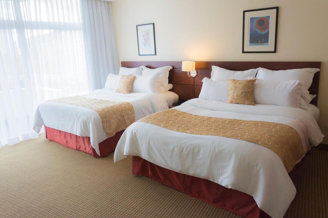 Continental Altamira Hotel 4*