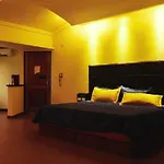 Montana Suites