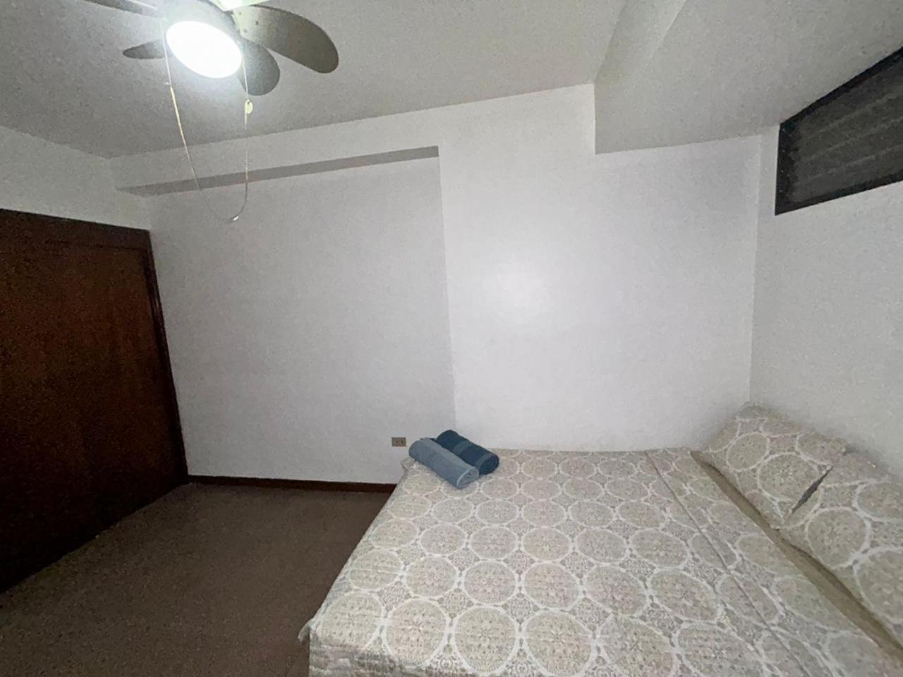 Apto La Candelaria Con Parqueo Apartamento