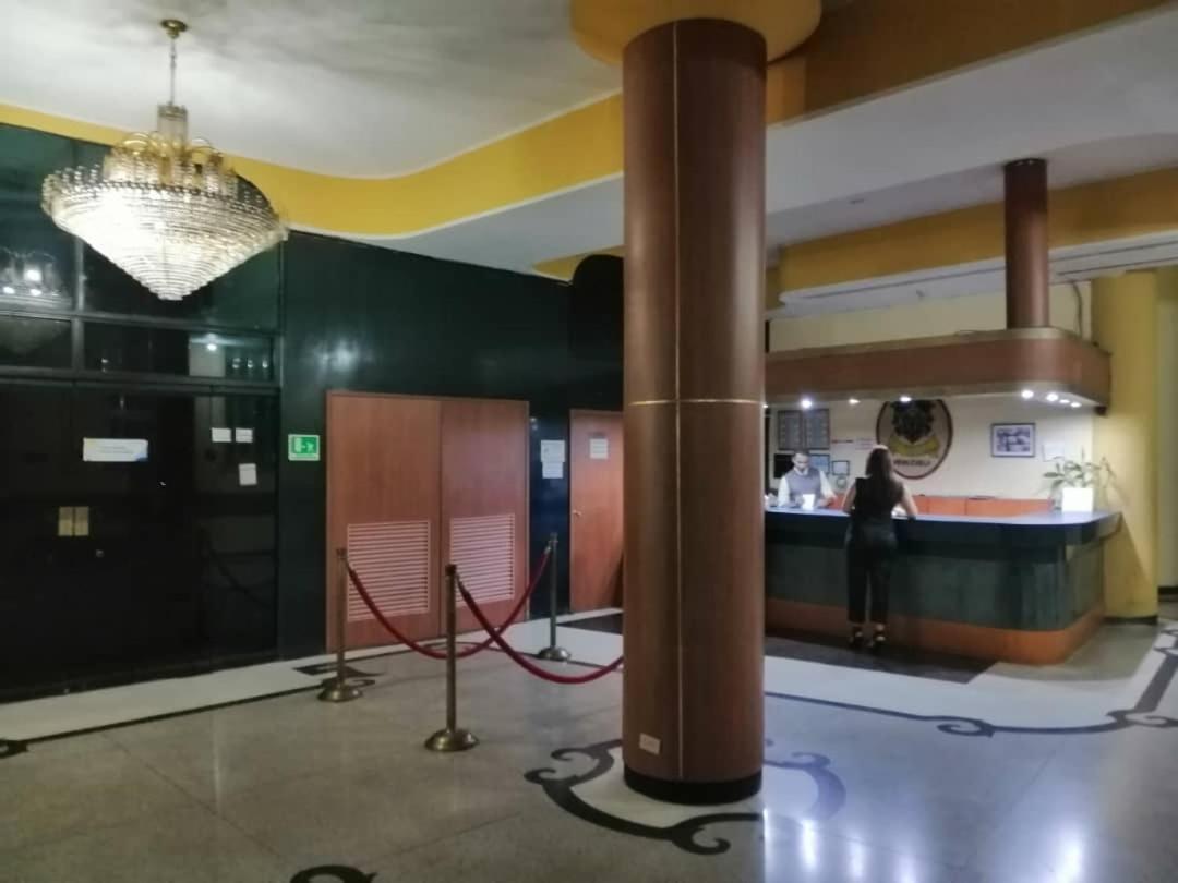 El Conde Hotel *