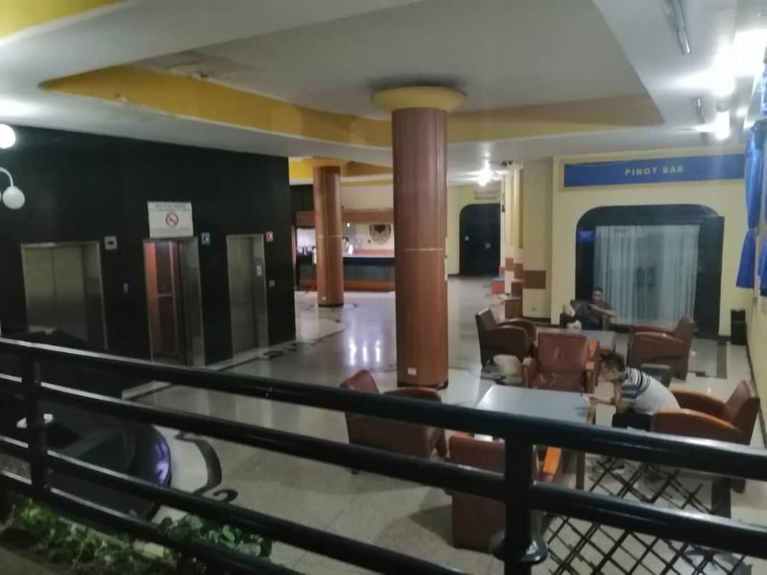El Conde Hotel *