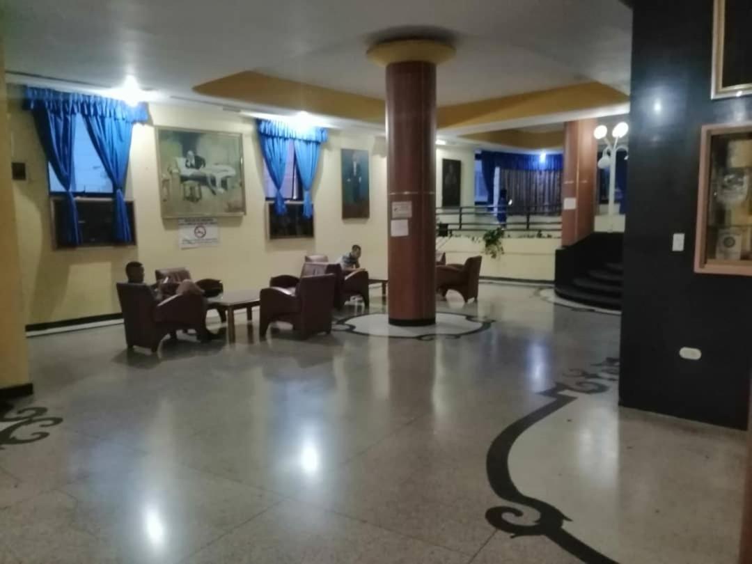 El Conde Hotel
